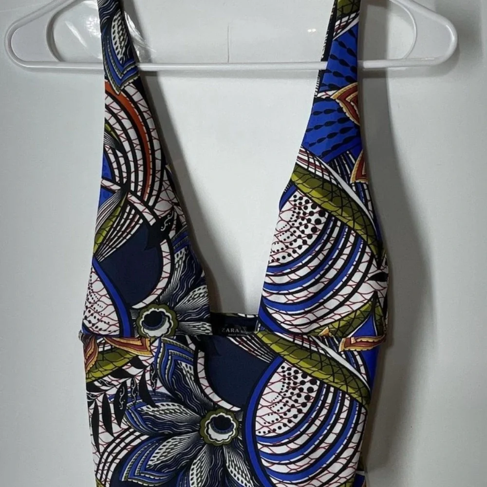 NWT Zara One Pice Blue Pink Floral Swimsuit with Plunge Neck! Small!